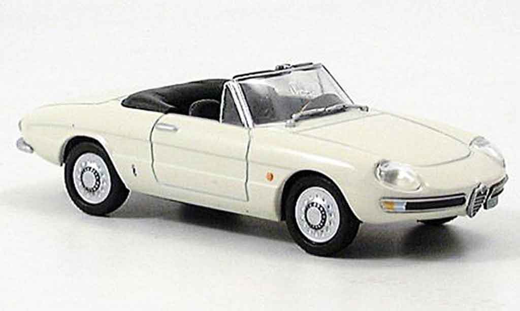 Alfa Romeo Spider 1/43 DeAgostini 1600 duetto beige 1966 modelauto