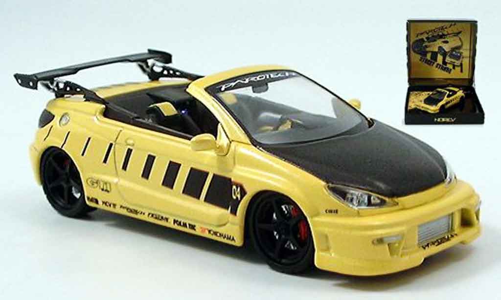 Peugeot 206 CC 1/43 Norev CC paroodech geel zwart modelauto