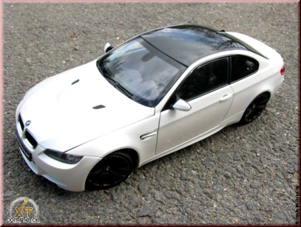 Bmw M3 Coupe E92 wit jantes zwart mat 1/18 Kyosho