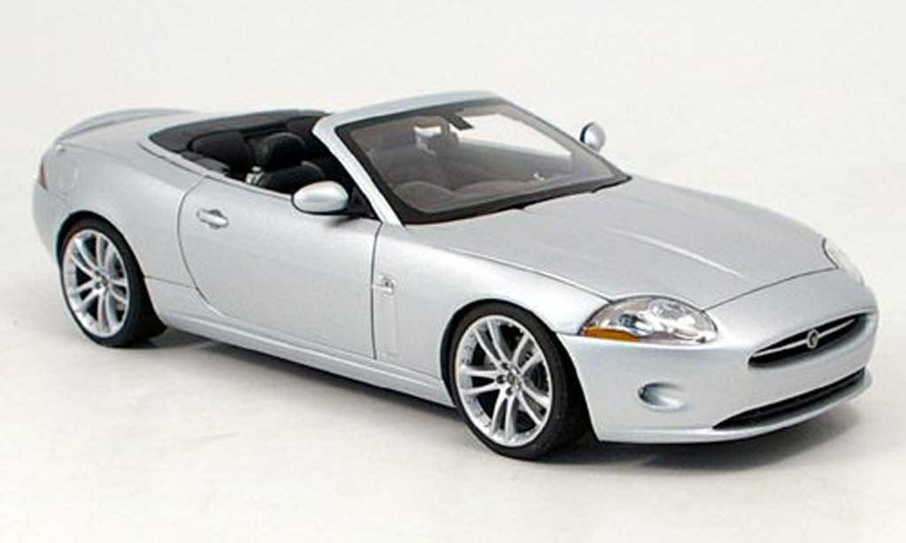Jaguar XK Cabriolet 1/18 Autoart Cabriolet grijs 2006 modelauto