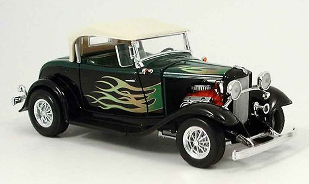 Ford Hot Rod 1/18 Yat Ming roadster street rod grun/zwart avec flammen 1932 modelauto