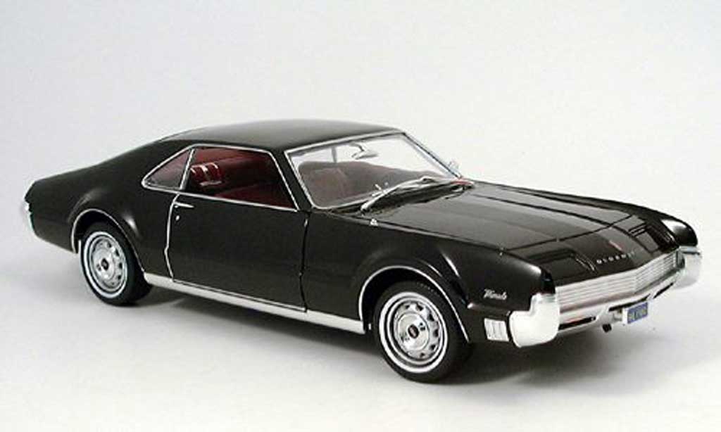 Oldsmobile Toronado 1/18 Yat Ming zwart 1966 modelauto