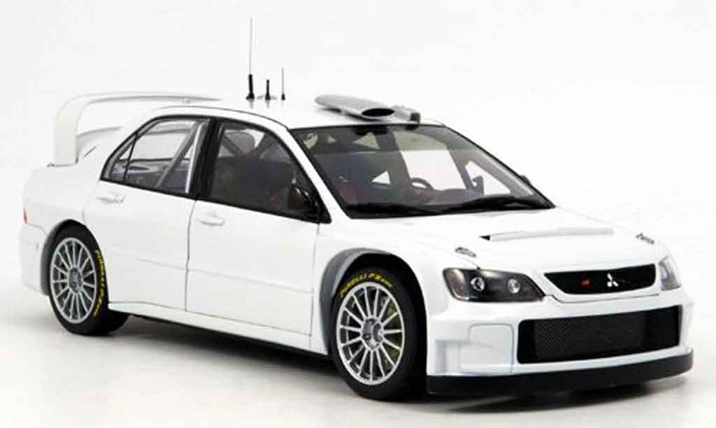Mitsubishi Lancer Evolution IX 1/18 Autoart Evolution IX wrc wit plain body version 2005 modelauto