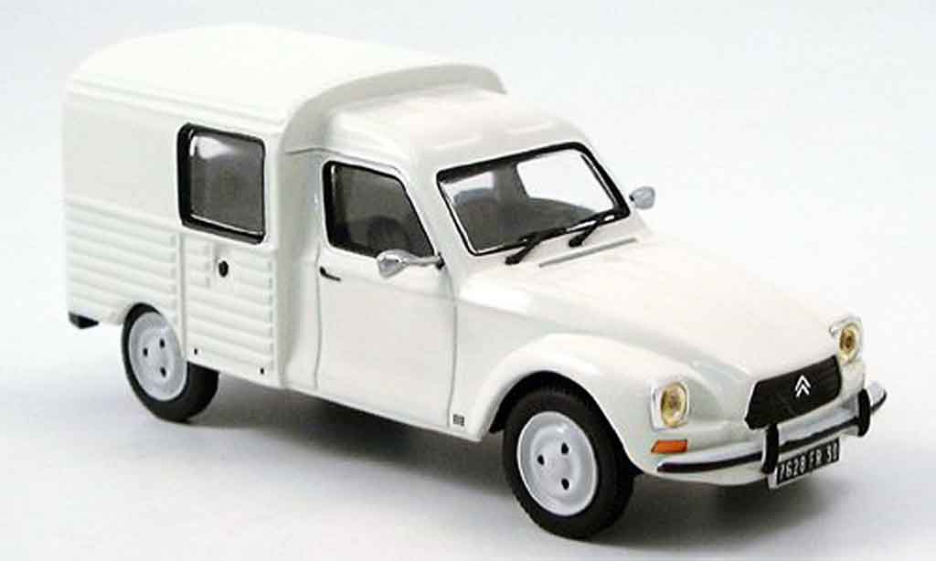 Citroen Acadiane 1/43 IXO beige 1980 modelauto
