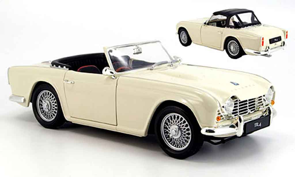 Triumph TR4 1/18 Revell wit 1963 modelauto