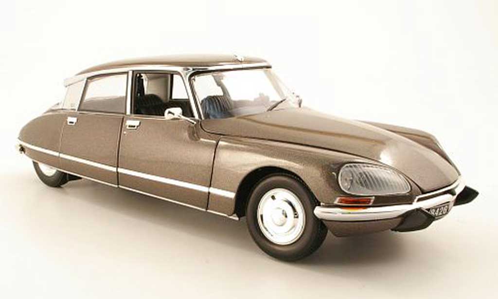 Citroen DS 23 1/18 Norev 23 Pallas bruin modelauto