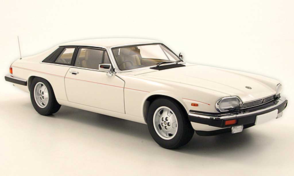 Jaguar XJS 1986 1/18 Autoart 1986 V12 wit 1986 modelauto