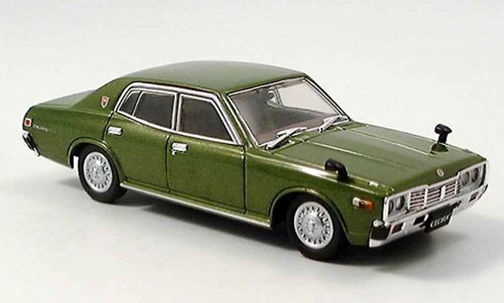 Nissan Cedric 330 1/43 Aoshima grun 1977 modelauto