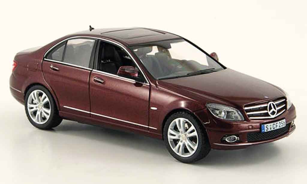 Mercedes Classe C 1/43 Schuco rood Sedan modelauto