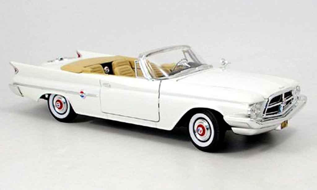 Chrysler 300F 1/18 Yat Ming cabriolet wit 1960 modelauto