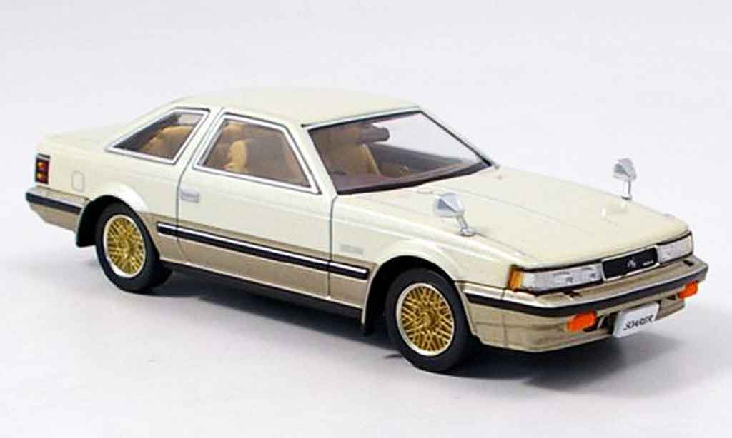 Toyota Soarer 1/43 Aoshima 2800 gt liaveced beige 1982 modelauto