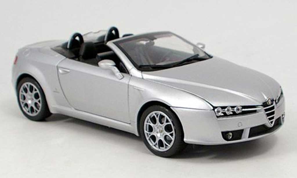Alfa Romeo Spider 1/18 Welly grijs 2007 modelauto
