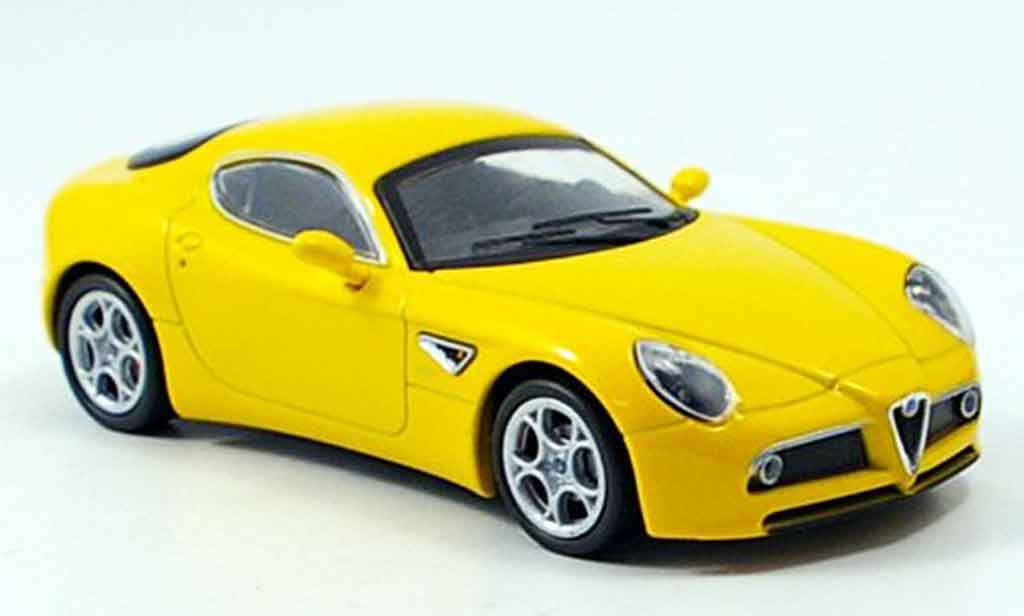 Alfa Romeo 8C Competizione 1/43 M4 Competizione geel 2007 modelauto