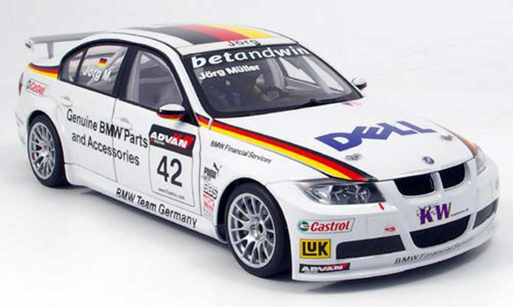 Bmw 320 E90 1/18 Autoart E90 si no.42 j.muller 2006 WTCC modelauto
