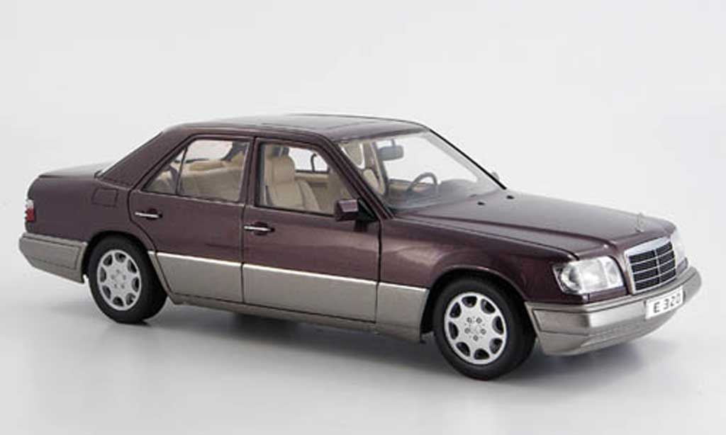 Mercedes Classe E 1/18 Autoart e 320 (w 124) limousine flieder (bornit) 1995 modelauto