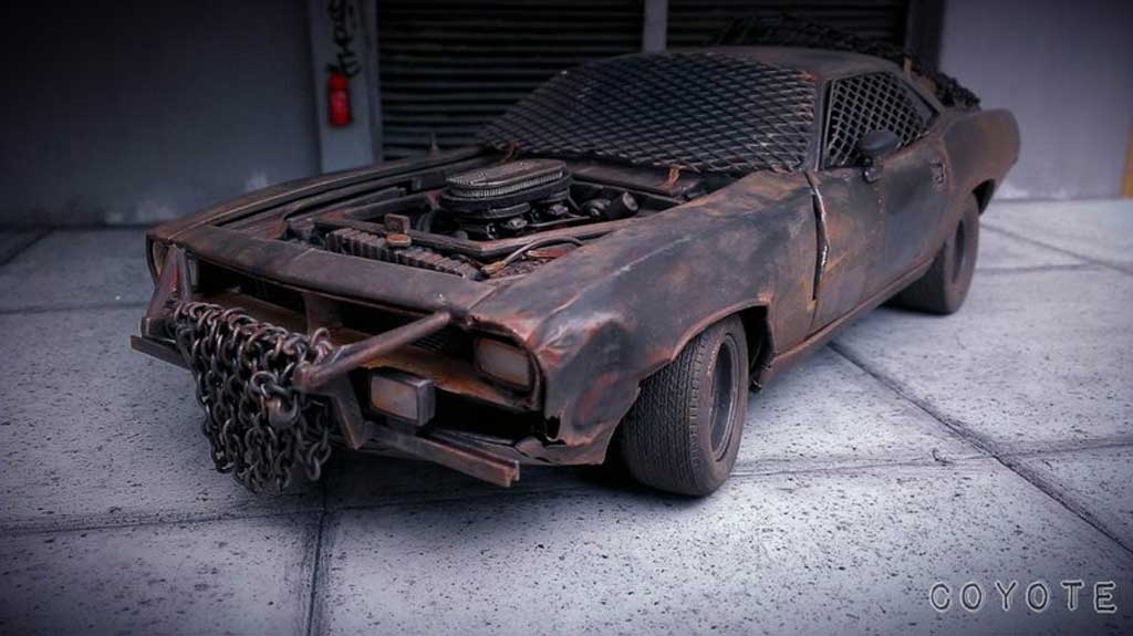 Plymouth Cuda 1/18 Highway 61 Zombie Crusher madmax modelauto