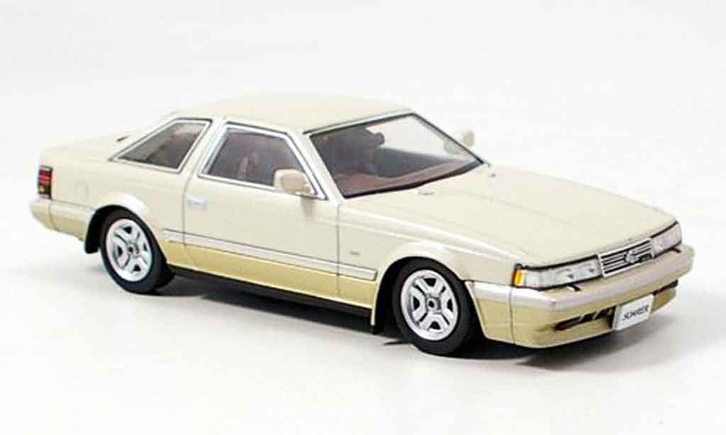 Toyota Soarer 1/43 Aoshima beige modelauto