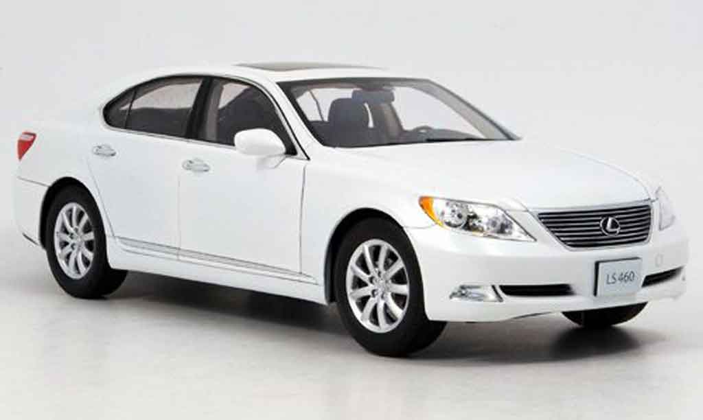 Lexus LS 460 1/18 Kyosho 460 wit 2007 modelauto