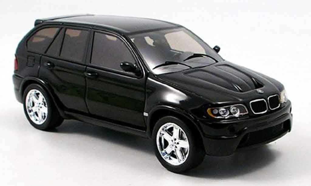 Bmw X5 E53 1/43 Spark E53 zwart modelauto
