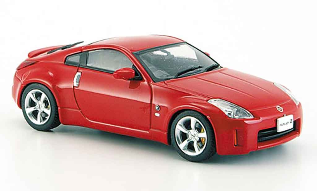 Nissan 350Z 1/43 Ebbro Fairlady rood Coupe Facelift 2005 modelauto