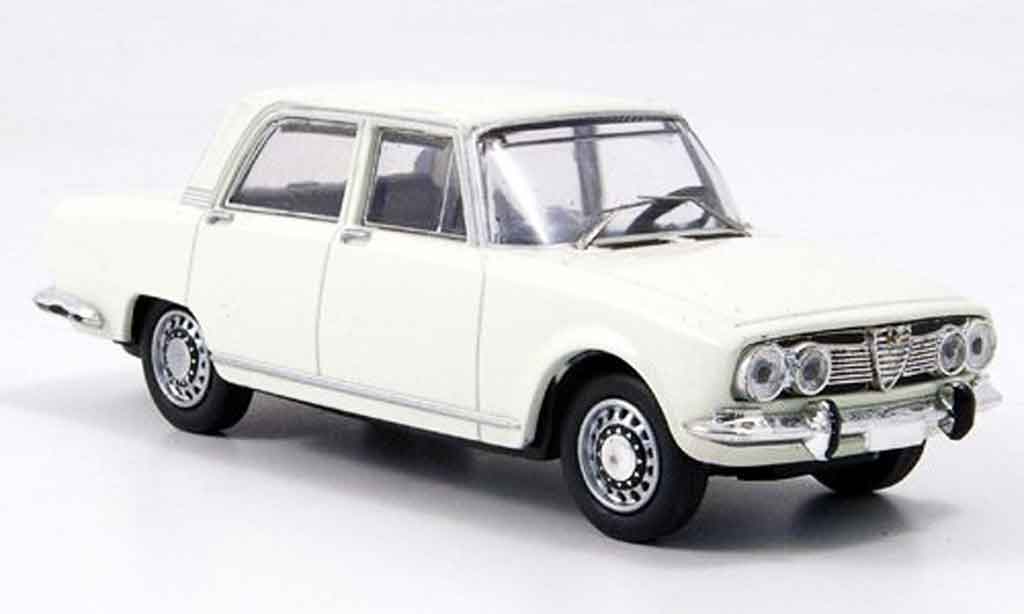 Alfa Romeo 1750 GTV 1/43 M4 GTV wit 1968 modelauto