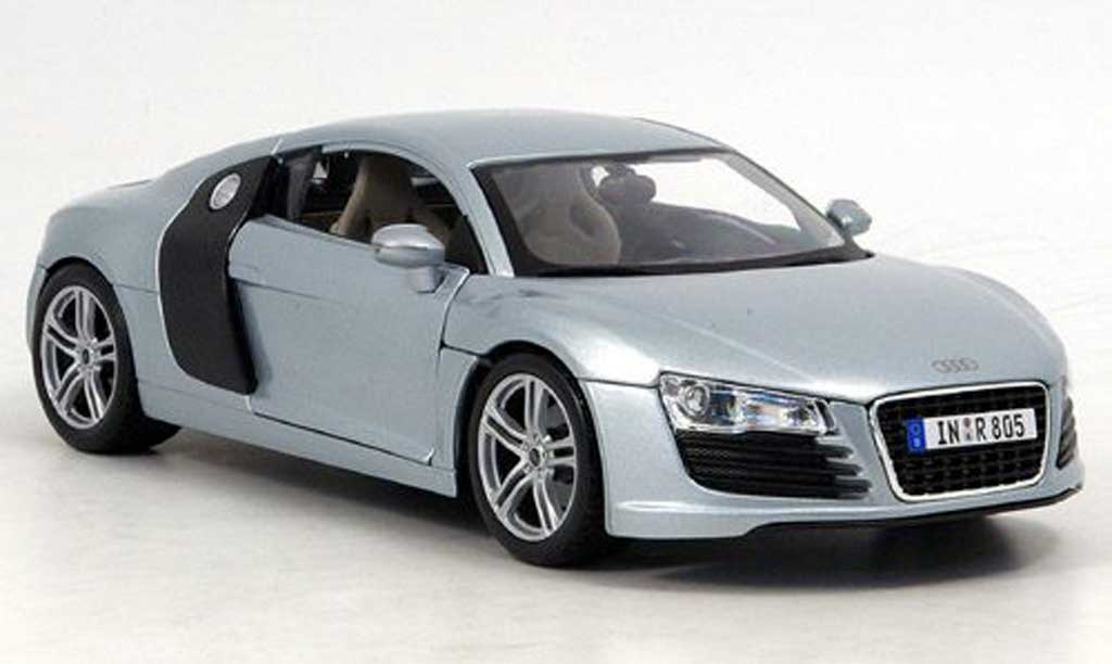 Audi R8 5.2 FSI 1/18 Maisto 5.2 FSI grijs clair metallized modelauto