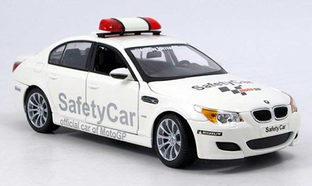 Bmw M5 E60 1/18 Maisto E60 safety car moto gp wit modelauto