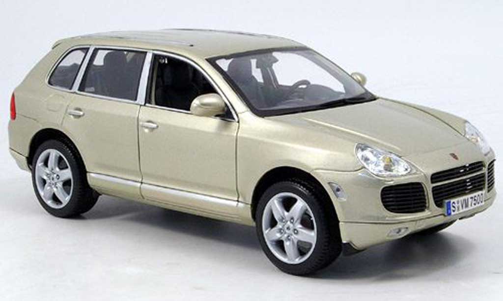 Porsche Cayenne Turbo 1/18 Maisto Turbo turbo beige 2003 modelauto