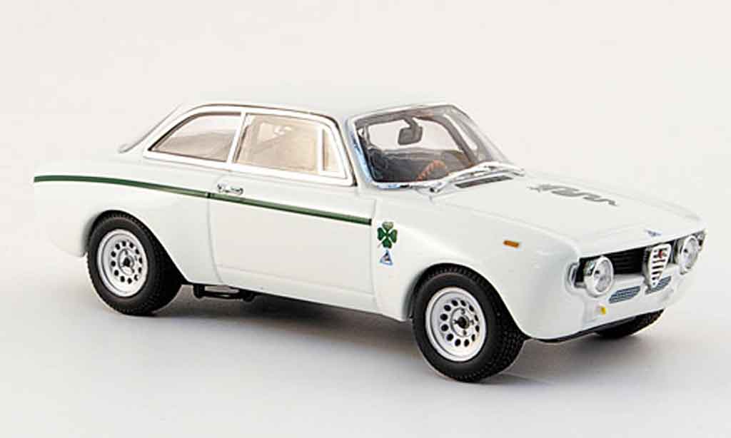 Alfa Romeo Giulia 1300 GTA 1/43 Minichamps 1300 GTA junior wit 1970 modelauto