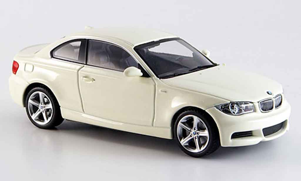 Bmw 120 E82 1/43 Minichamps E82 d Coupe wit 2007 modelauto