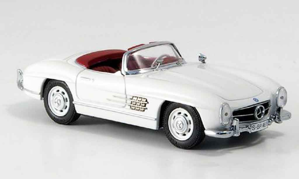 Mercedes 300 SL 1/43 Schuco SL Roadster wit avec roodem Interieur modelauto