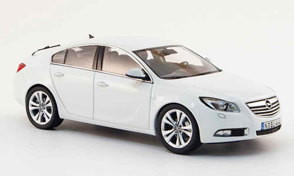 Opel Insignia 1/43 Schuco wit fliessheck 2008 modelauto