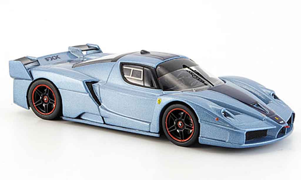 Ferrari Enzo FXX 1/43 Hot Wheels Elite FXX blauwgrijs avec blauwm streifen modelauto