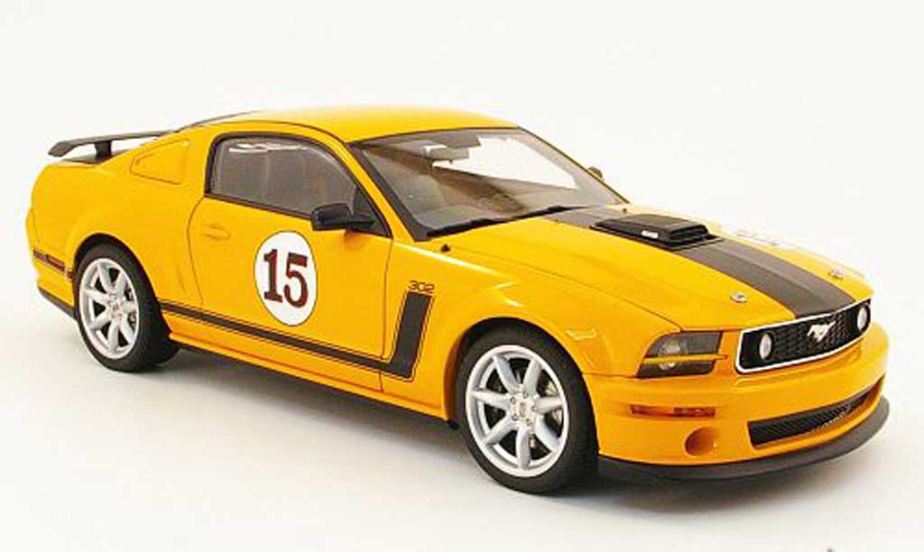 Ford Mustang 2007 1/18 Autoart 2007 parnelli jones sale no.15 oranje modelauto
