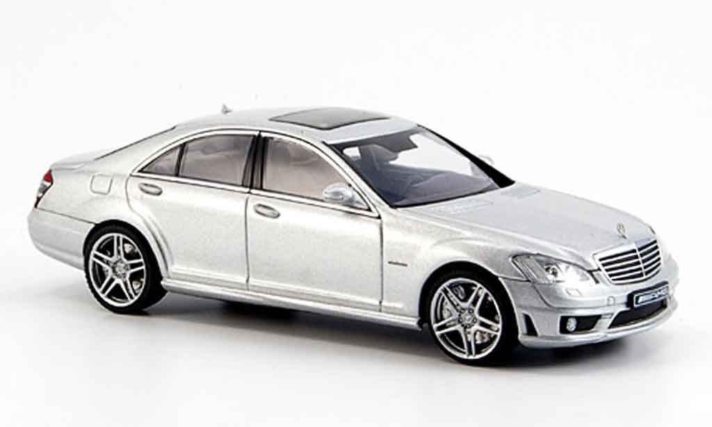 Mercedes Classe S 1/43 Autoart S63 AMG (W221) grijs metallic 2006 modelauto