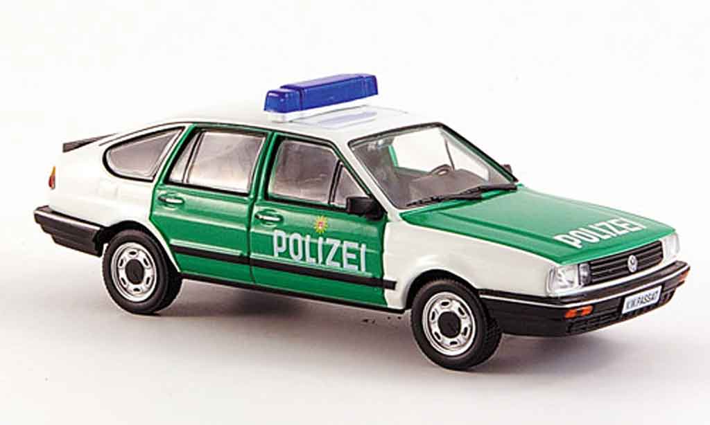 Volkswagen Passat 1/43 WhiteBox (b2) fliessheck politie 1985 modelauto