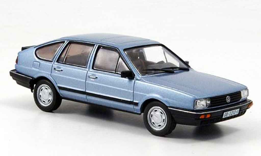 Volkswagen Passat 1/43 WhiteBox grijs metallic blauw 1985 modelauto
