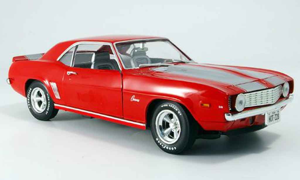 Chevrolet Camaro Z28 1/18 Ertl Z28 rood 1969 modelauto