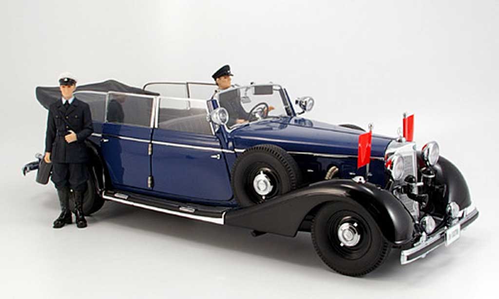 Mercedes 770 1/18 Signature cabriolet blauw (premium) 1938 modelauto