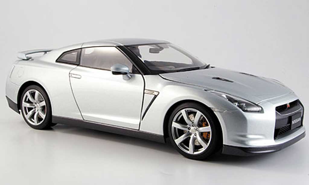 Nissan Skyline R35 1/18 Autoart R35 gtr grijs modelauto