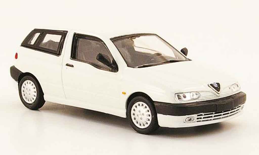 Alfa Romeo 145 1/43 Pego wit 1995 modelauto