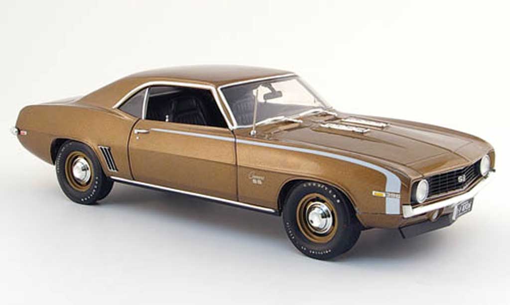 Chevrolet Camaro SS 1/18 Highway 61 SS 396 bruin 1969 modelauto