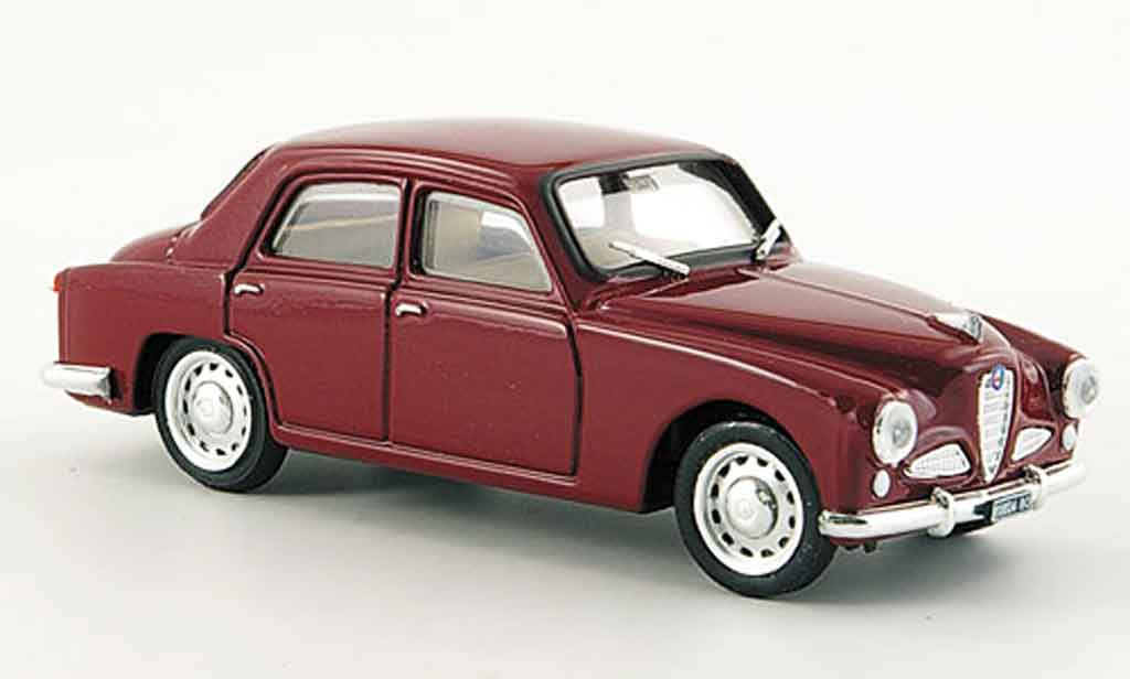 Alfa Romeo 1900 1/43 Brumm sedan rood 1950 modelauto