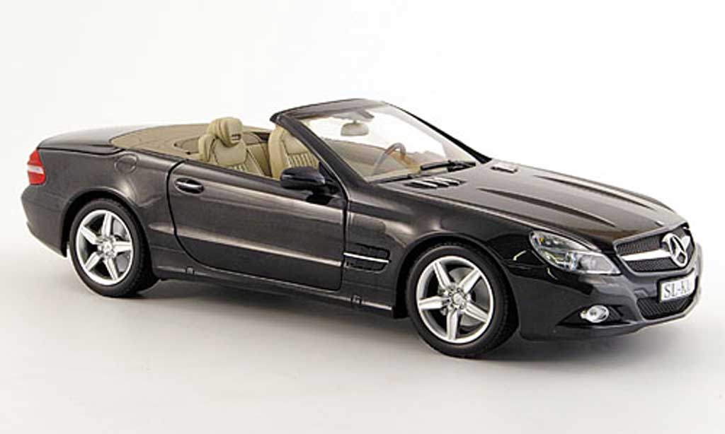 Mercedes Classe SL 1/18 Minichamps (r 230) zwart modelauto