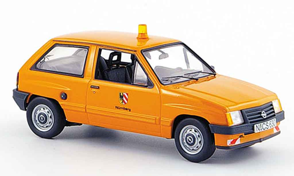 Opel Corsa 1/43 Schuco a stadt nurnberg kommunaloranje modelauto
