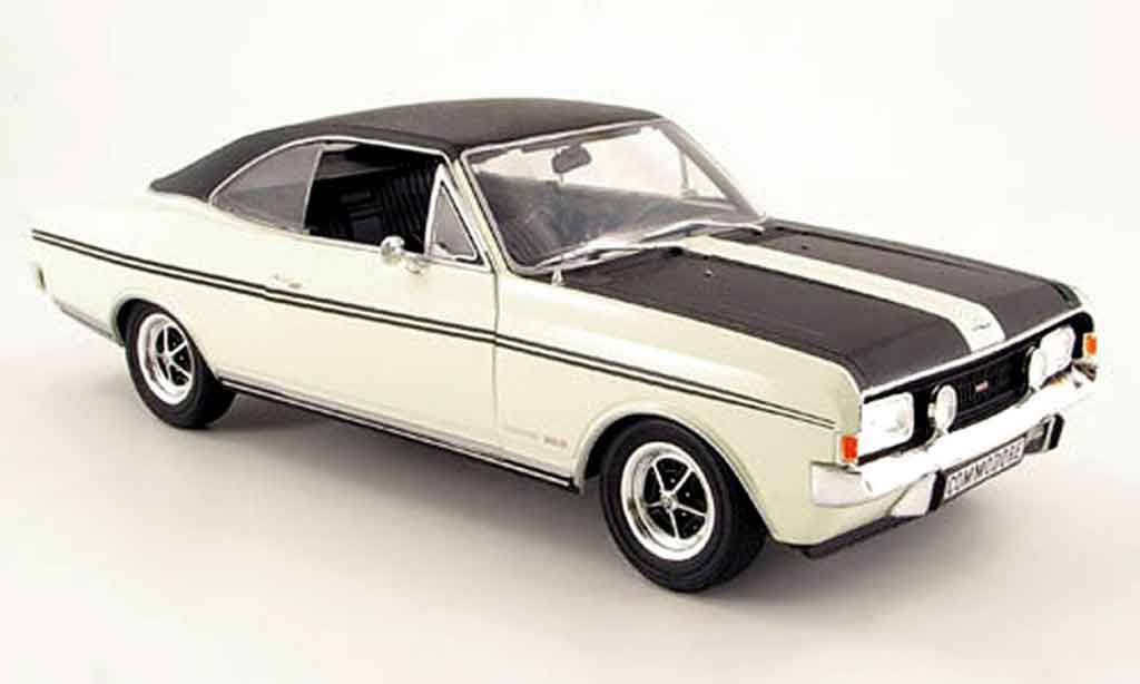 Opel Commodore A 1/18 Revell A coupe gs e wit zwart 1970 modelauto