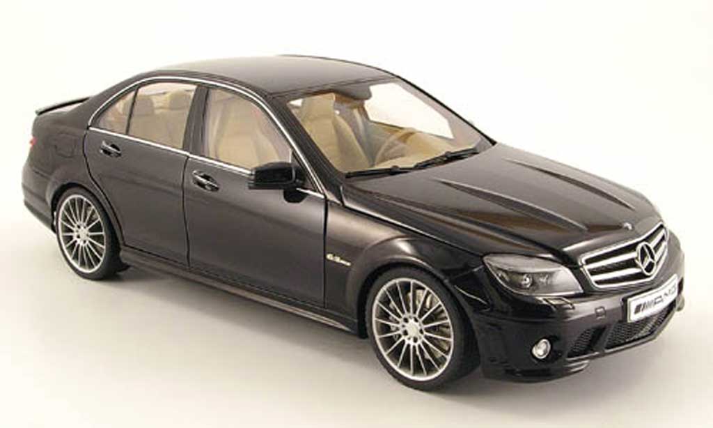 Mercedes Classe C 1/18 Autoart 63 amg zwart avec ledersitze 2007 modelauto