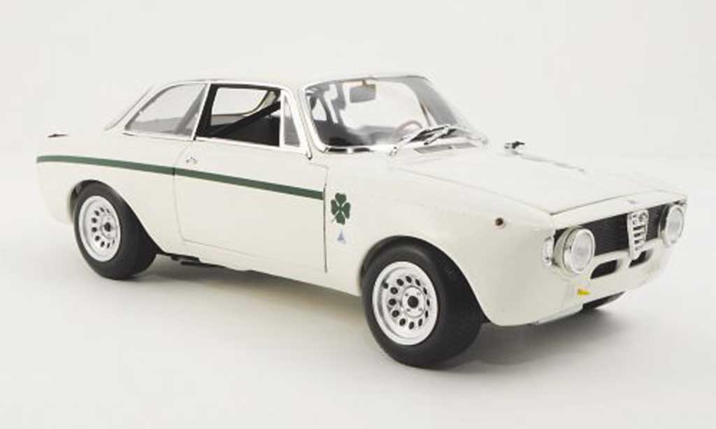 Alfa Romeo Giulia 1300 GTA 1/18 Minichamps 1300 GTA Junior wit 1972 modelauto