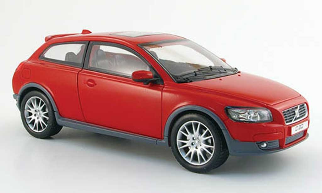 Volvo C30 1/18 Powco rood 2006 modelauto