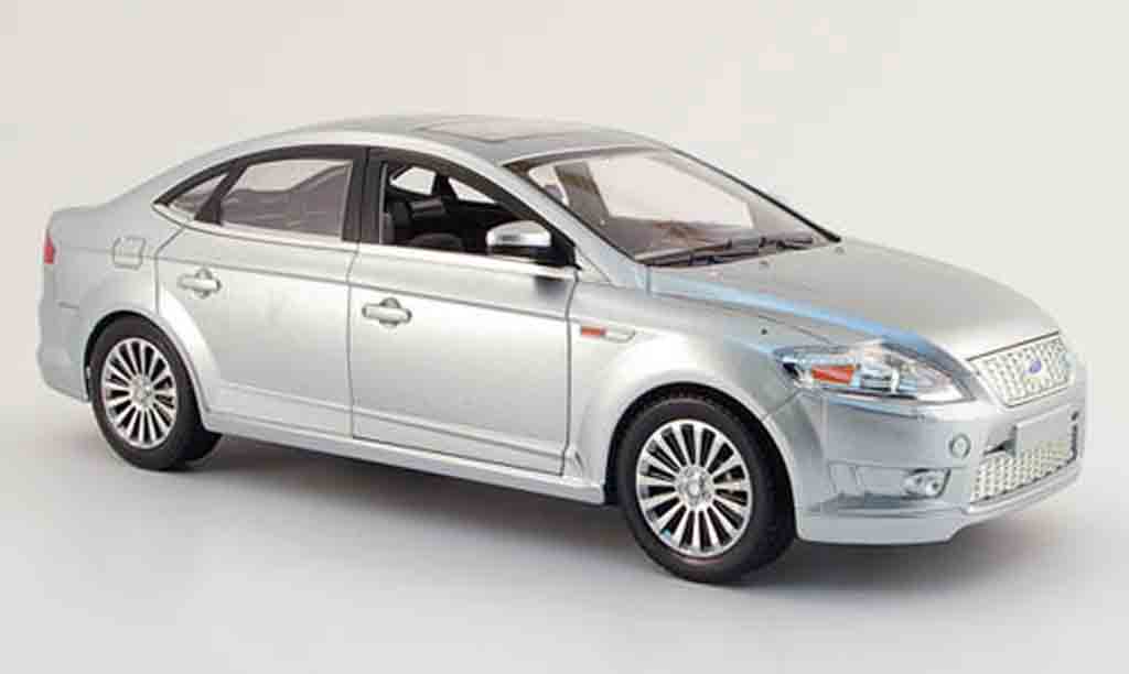 Ford Mondeo 1/18 Powco grijs 2006 modelauto